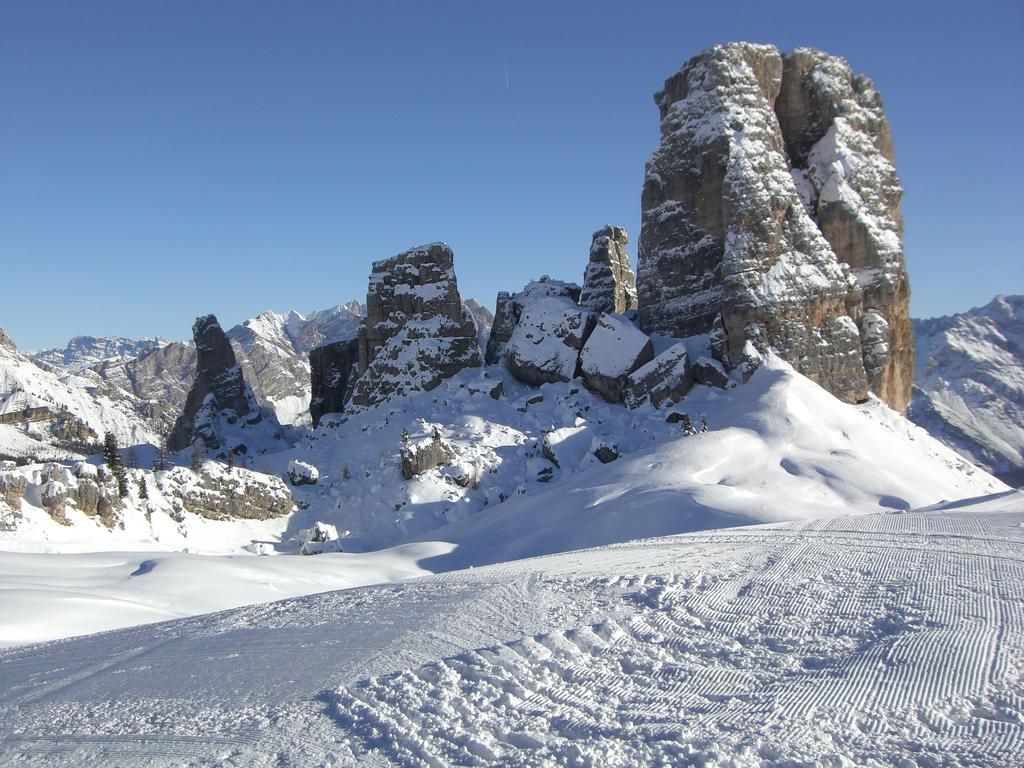 Villa Olimpia - Stayincortina Cortina d'Ampezzo Luaran gambar